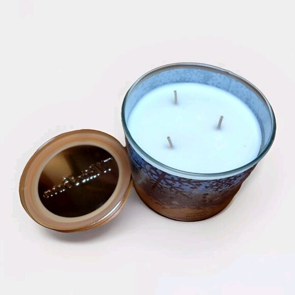 Bath & Body Works White Barn WINTER 3 Wick Scented Candle 14.5 oz NEW! - Picture 2 of 6